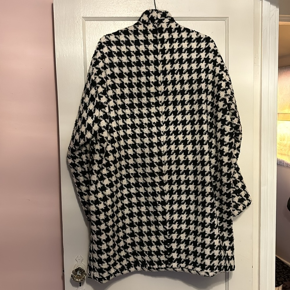 Blank NYC Black and White Houndstooth Coat - Picture 2 of 7
